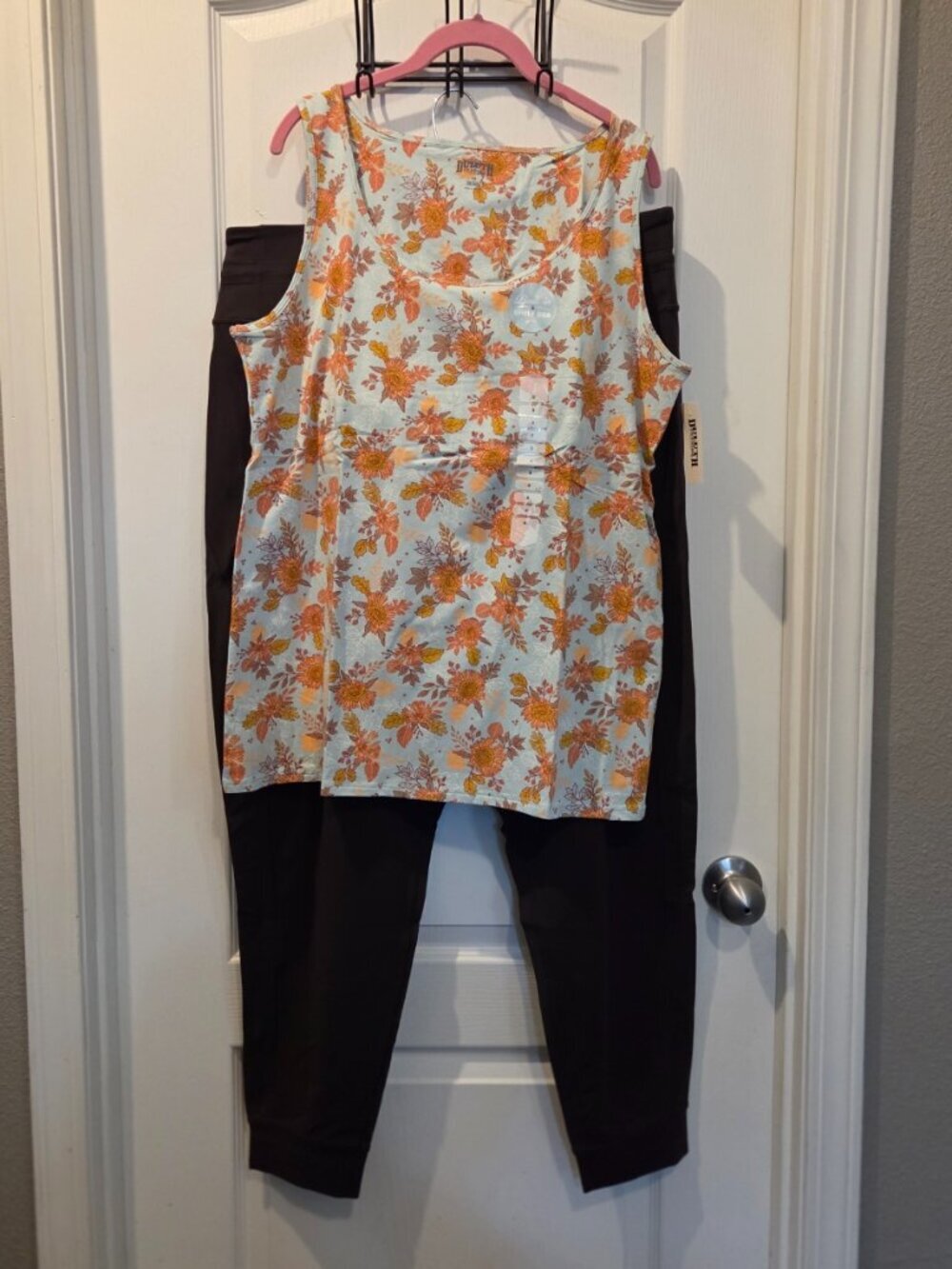 NWT Duluth Plus Size Bundle: Noga Air Joggers (XXL) & No-Yank Shelf Bra Tank 1X - Picture 2 of 14